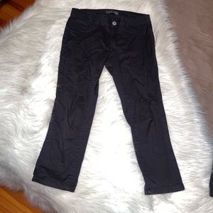 Almost Famous black capri cropped skinny jeans size 5
